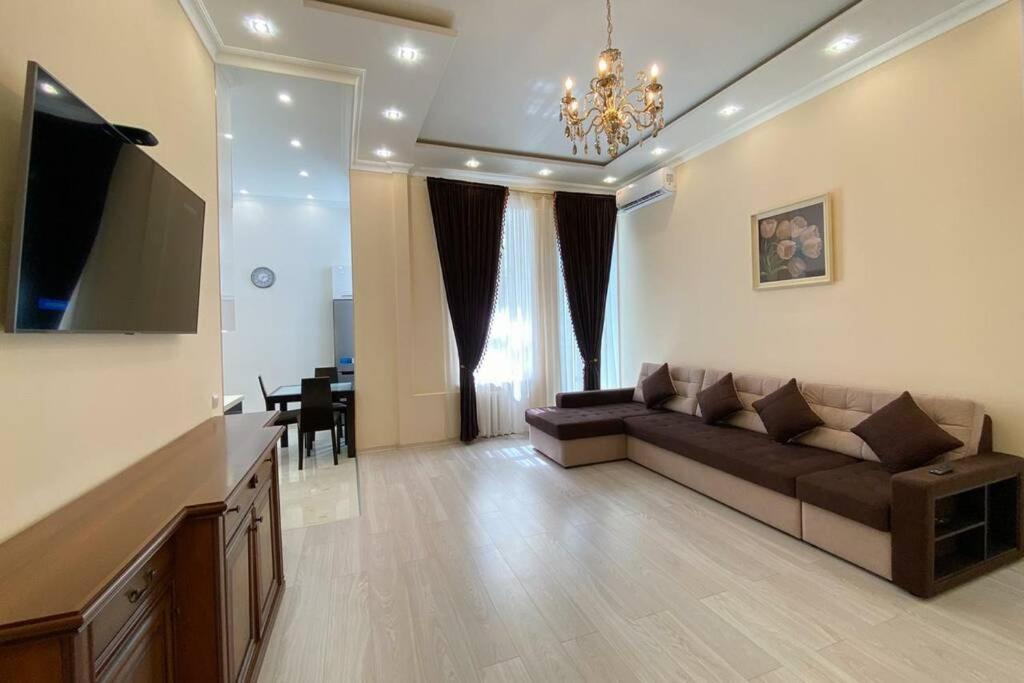 Comfortable Luxury Apartment With 3 Rooms. Center Heart Of Kiev Bagian luar foto