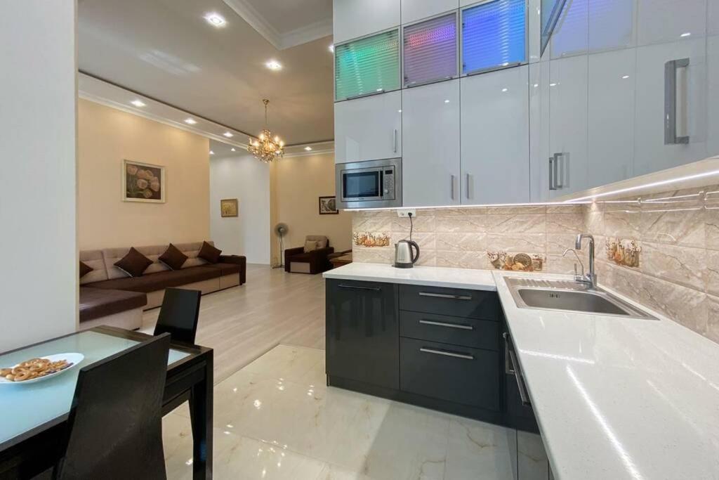 Comfortable Luxury Apartment With 3 Rooms. Center Heart Of Kiev Bagian luar foto