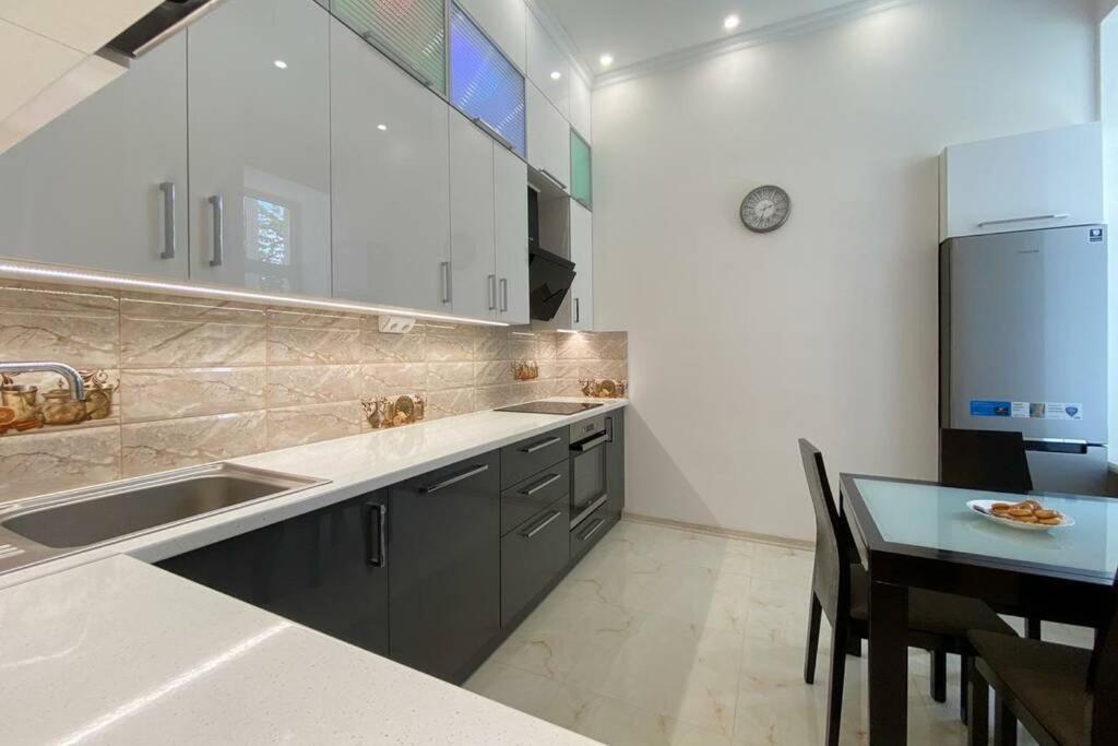 Comfortable Luxury Apartment With 3 Rooms. Center Heart Of Kiev Bagian luar foto