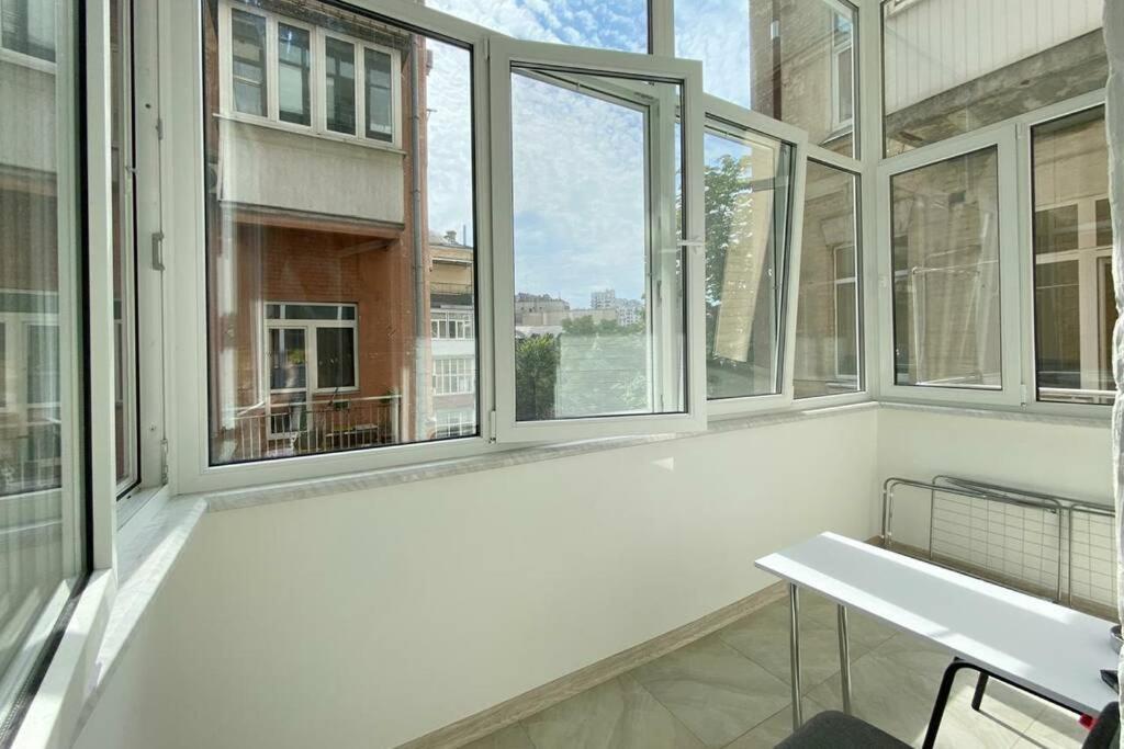 Comfortable Luxury Apartment With 3 Rooms. Center Heart Of Kiev Bagian luar foto