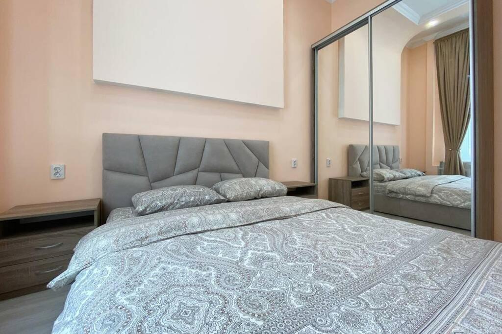 Comfortable Luxury Apartment With 3 Rooms. Center Heart Of Kiev Bagian luar foto