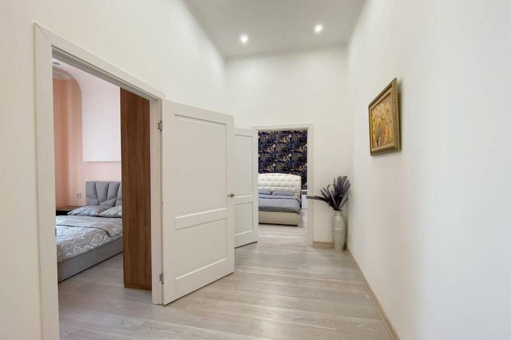 Comfortable Luxury Apartment With 3 Rooms. Center Heart Of Kiev Bagian luar foto